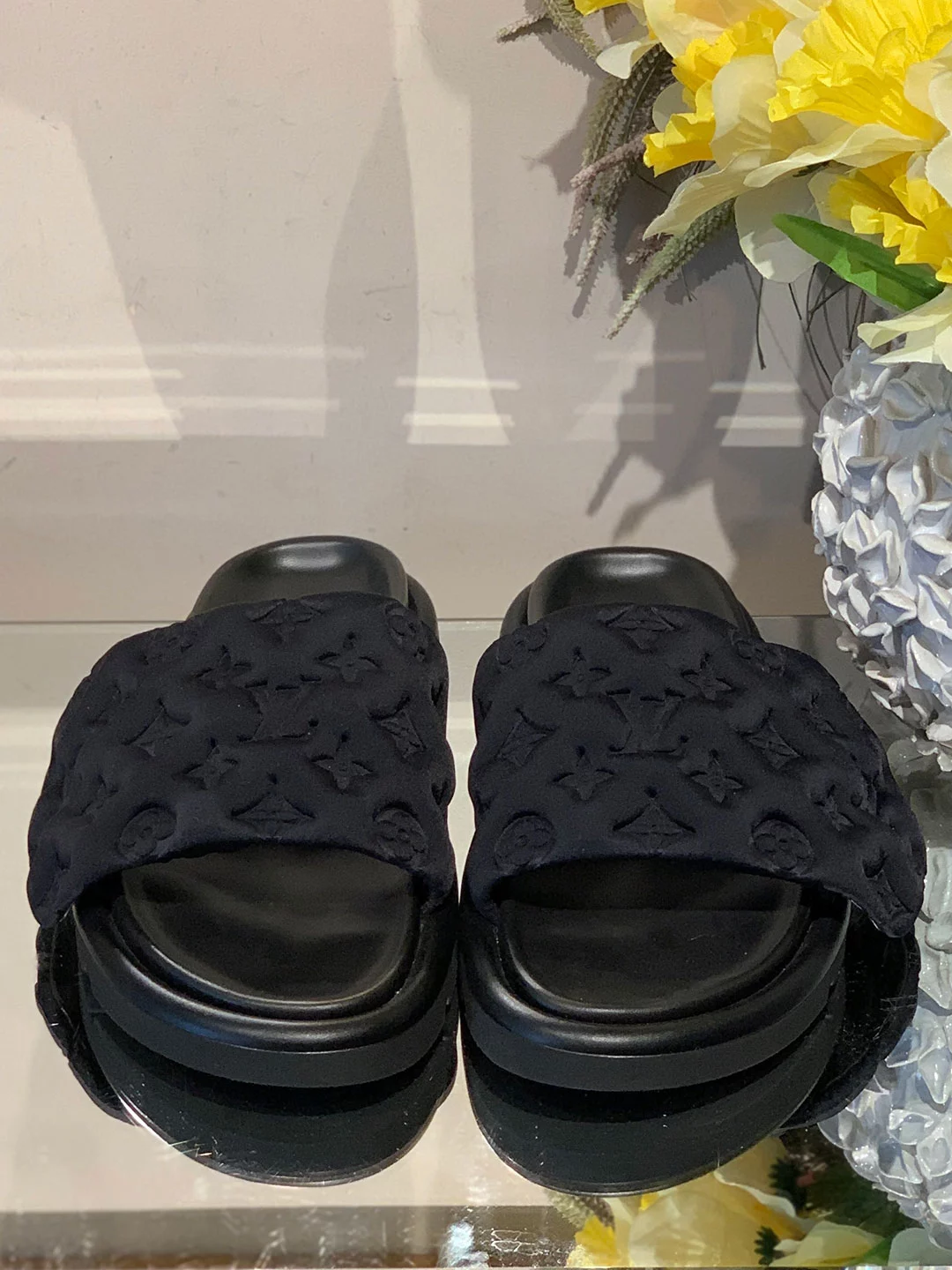 Replica Louis Vuitton Pool Pillow Flat Comfort Mules Green for Sale