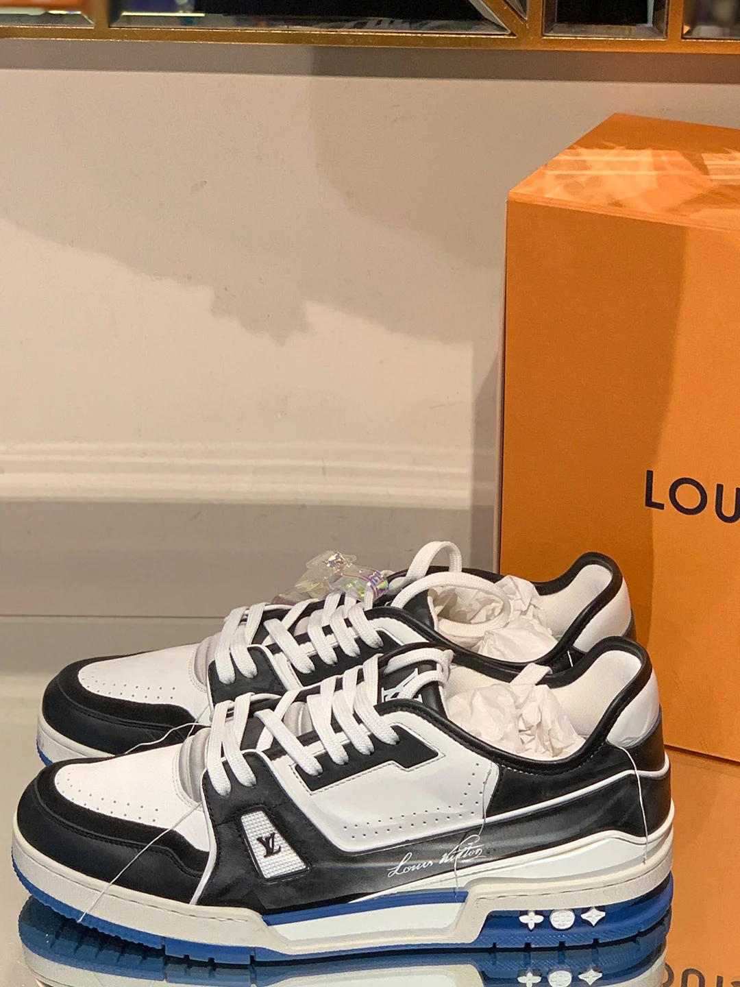 Louis Vuitton 2019 LV Trainer Sneaker - Size 9