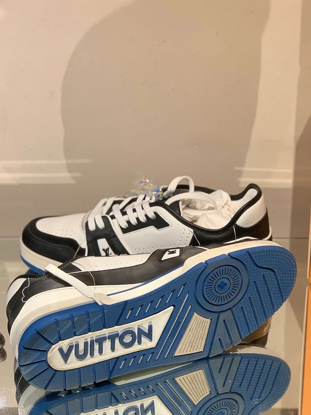 Louis Vuitton 2019 LV Trainer Sneaker - Size US 9