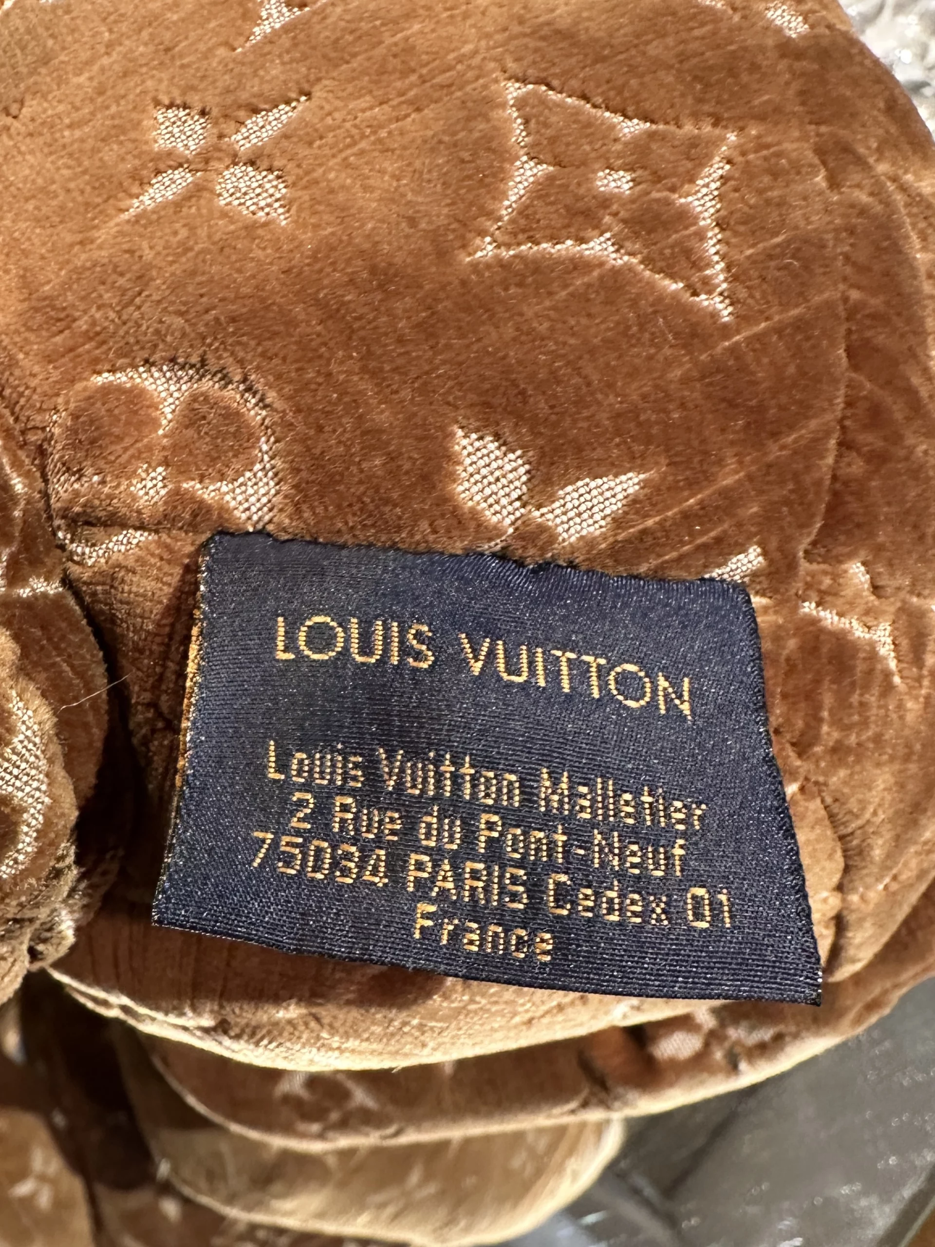 Louis Vuitton pre-owned Doudou 2005 teddy bear - ShopStyle Aprons